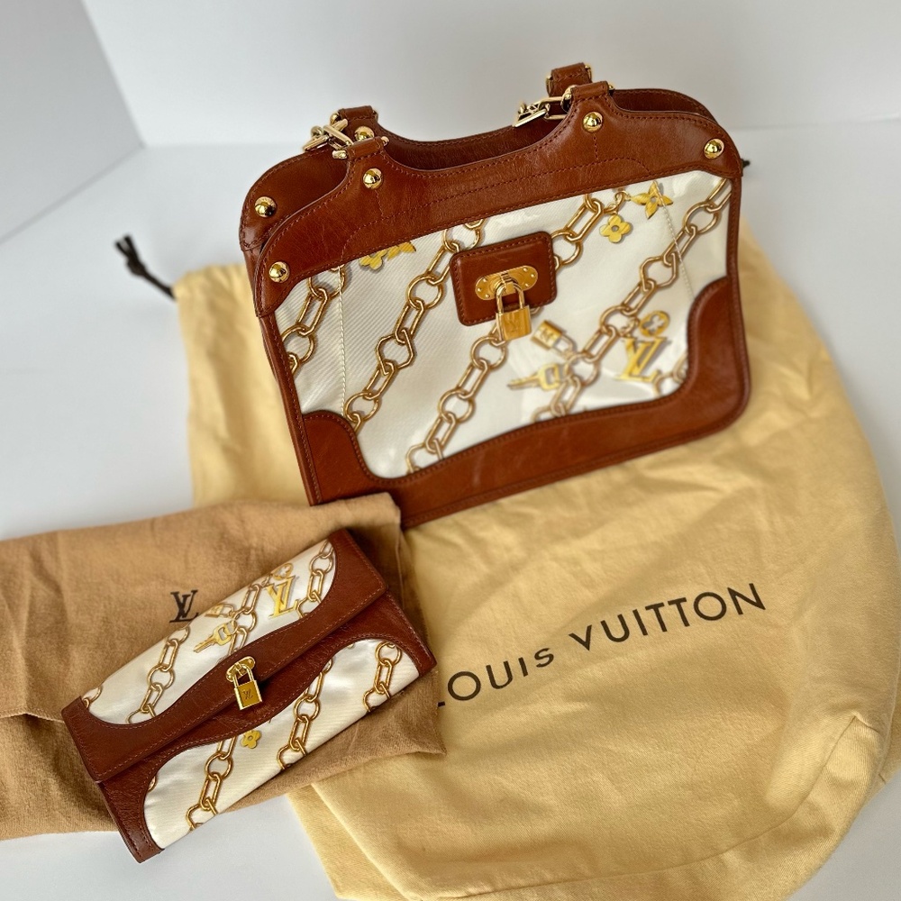 Louis Vuitton Limited Edition White Monogram Charms Cabas PVC bag - Picture 15 of 15